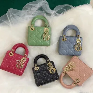 Iconic Bags for a Chic Look - DOR - 6235