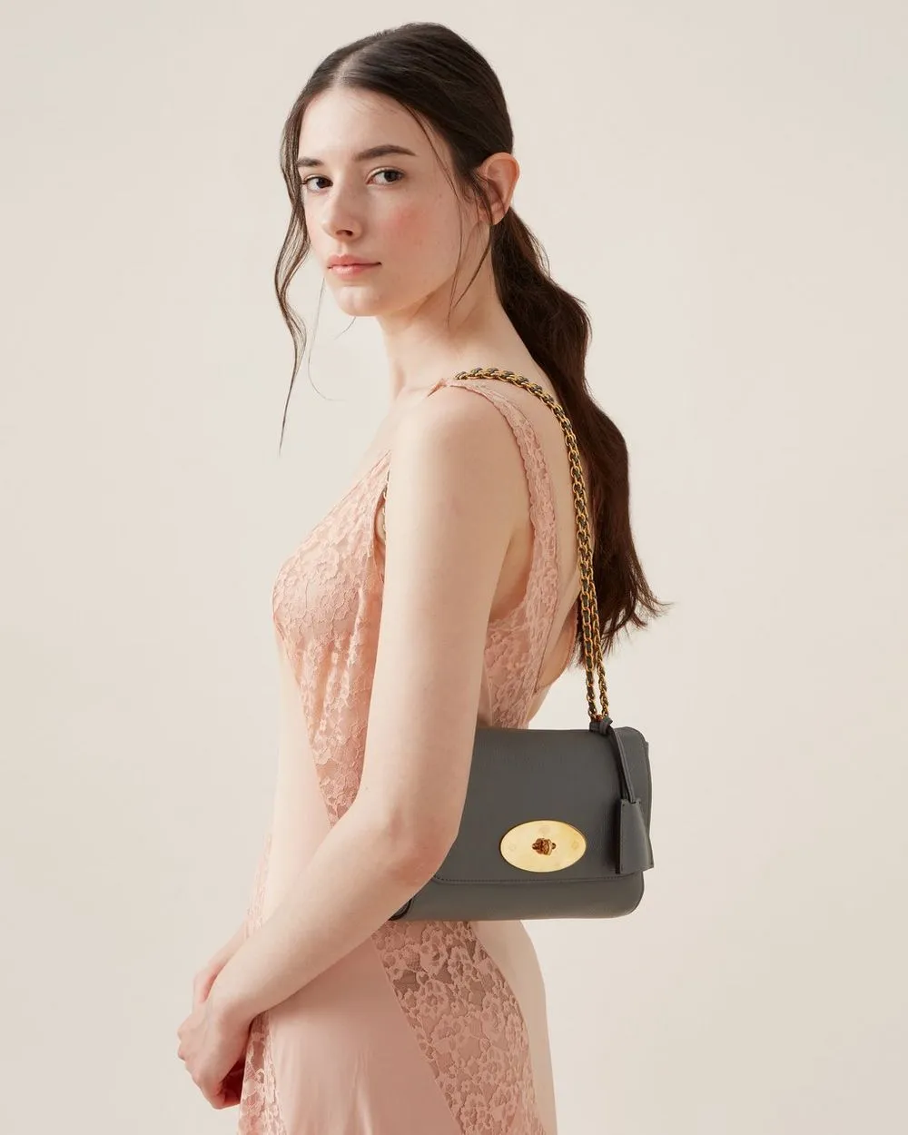 Lily Small Classic Grain (Charcoal)