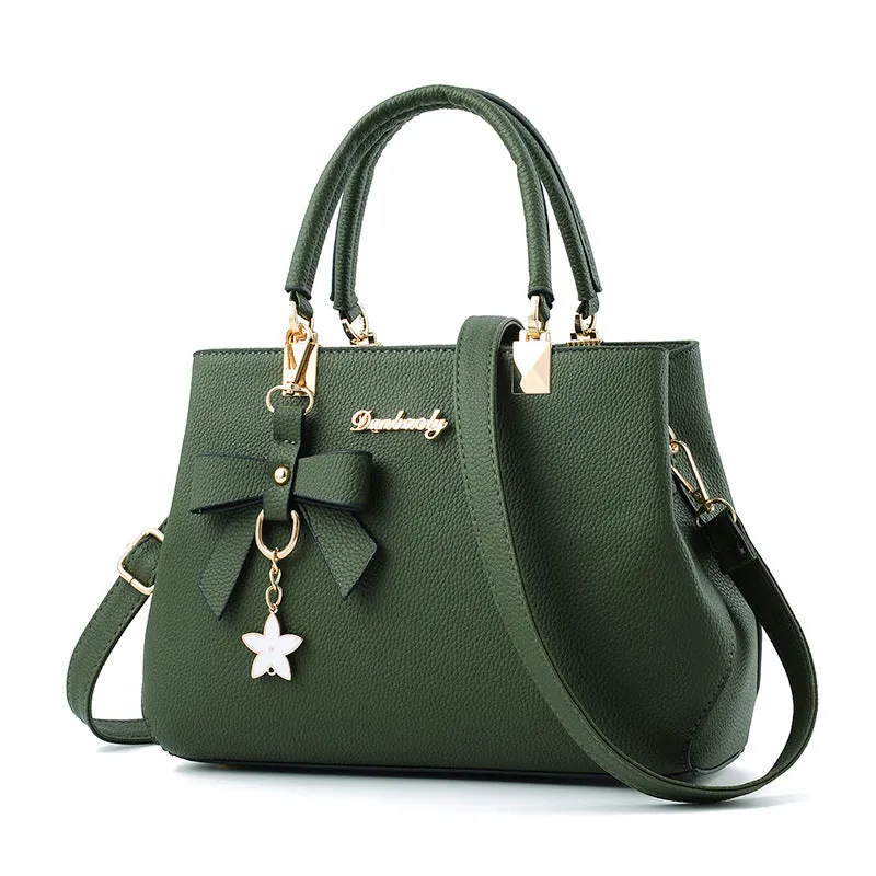 Michelle  Schultertasche mit Schleifenstern-Anhnger