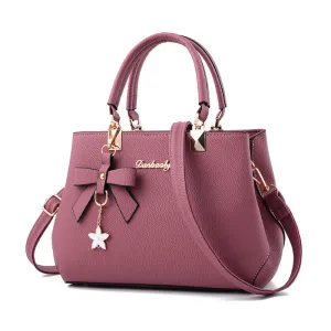 Michelle  Schultertasche mit Schleifenstern-Anhnger