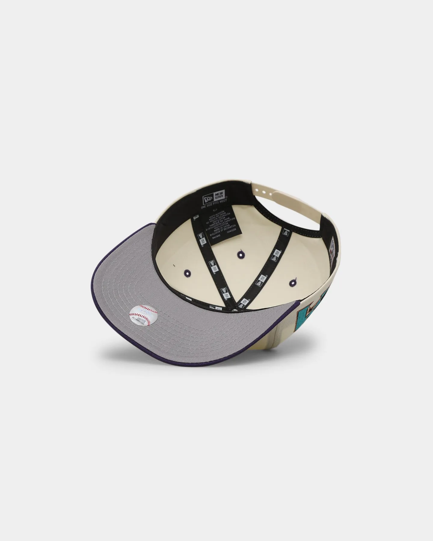 New Era Arizona Diamondbacks '2000s World Series Through The Decades' 2001 World Series Golfer Snapback Chrome White