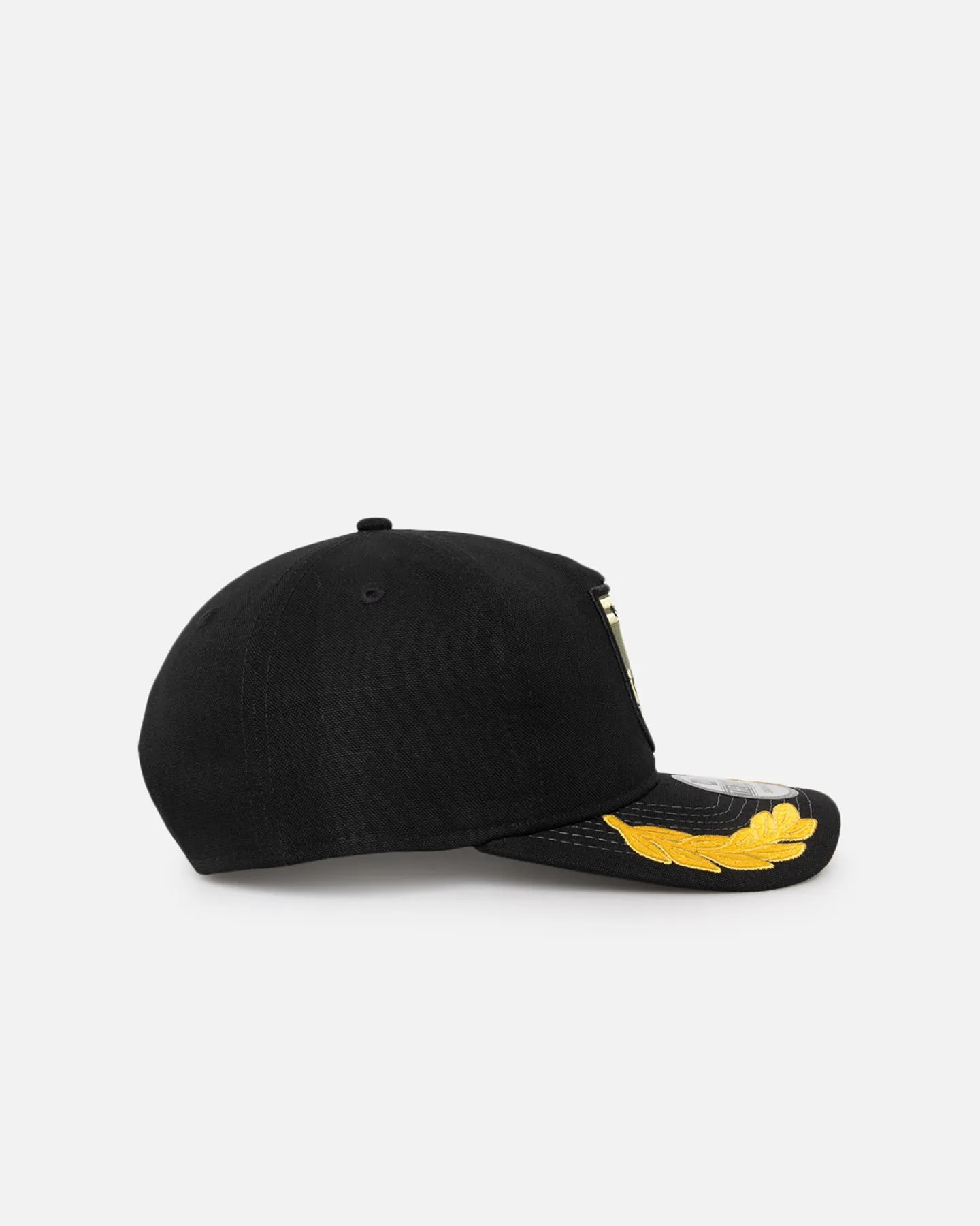 New Era Atlanta Braves 'Military Patch' Pre-Curved Golfer Snapback Black
