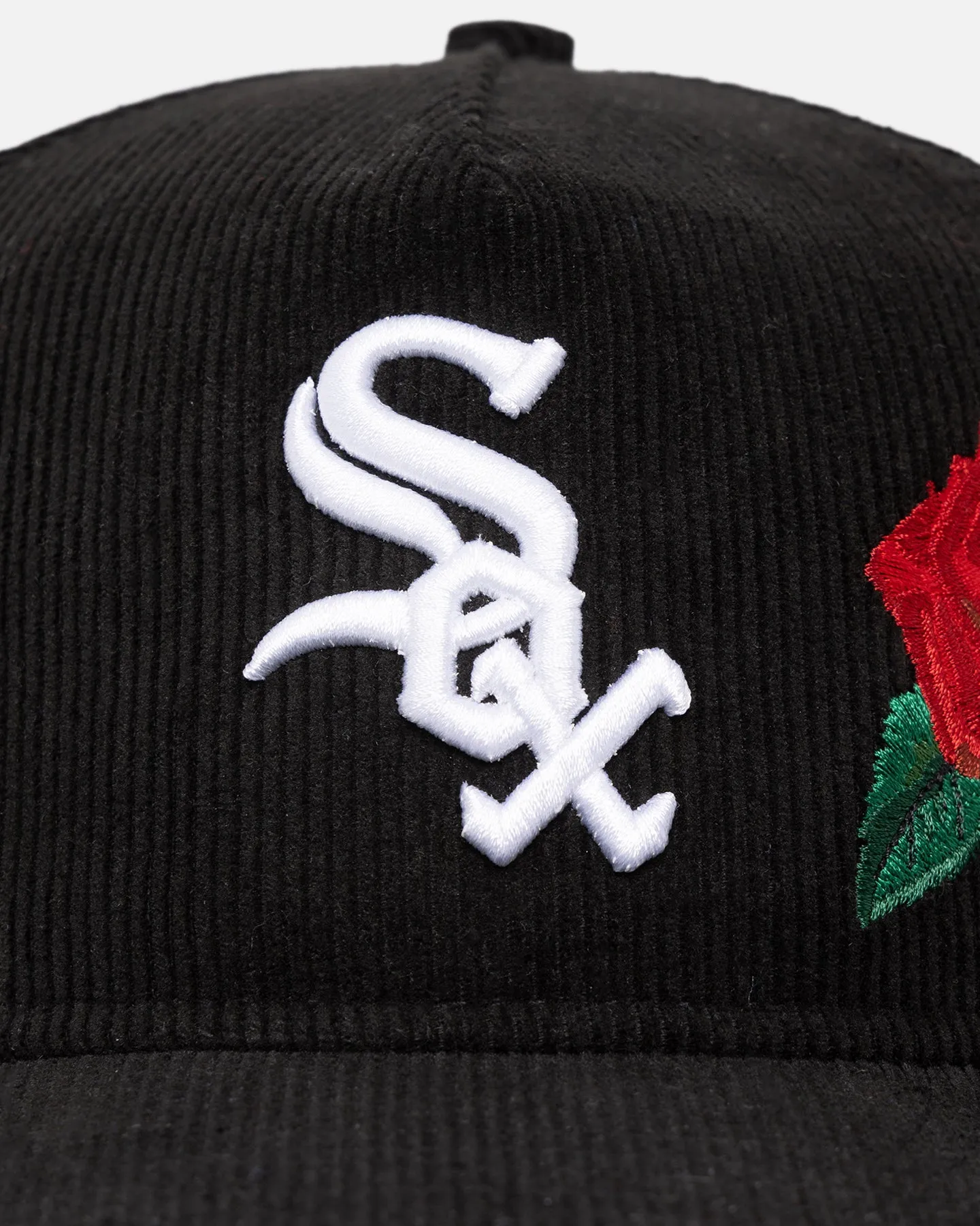 New Era Chicago White Sox 'Corduroy Roses' Golfer Pre-Curved Snapback Black Corduroy/White